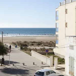 beach-castelldefels.top-hotels-tarragona.com/